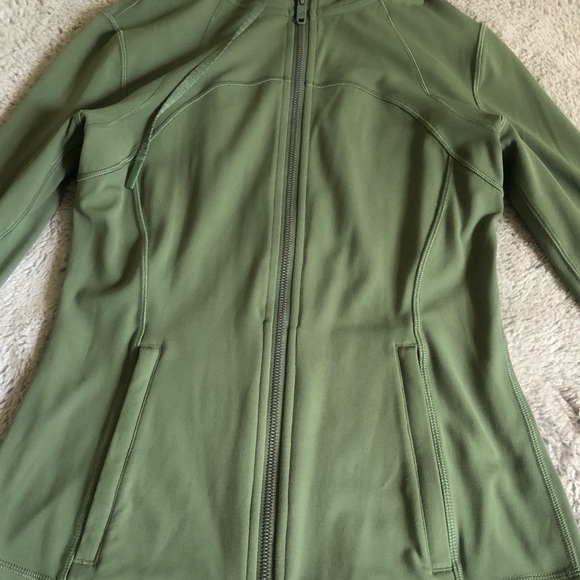 Lululemon Define Hooded Jacket - Picture 6 of 8